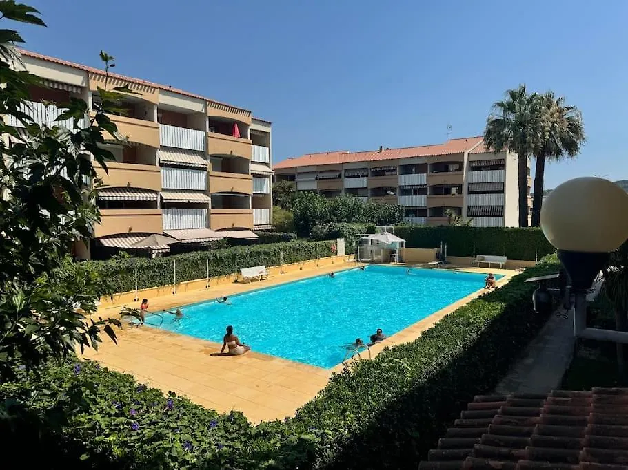 Appart Cosy, Piscine, Clim, Parking Prive - Proche Plage - Arrivee Autonome - Lit Queen Size La Seyne-sur-Mer