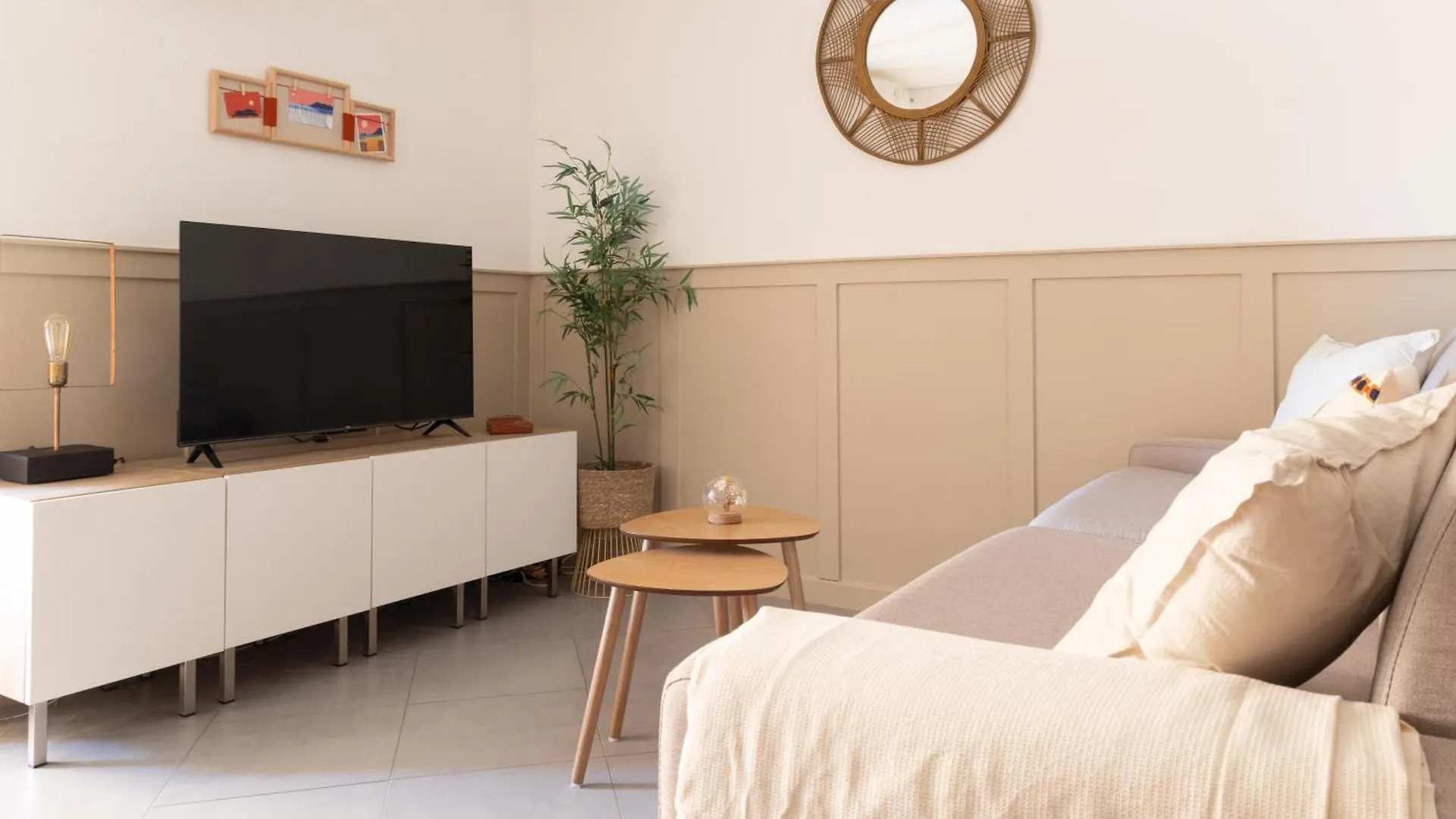 Apartment Appart Cosy, Piscine, Clim, Parking Prive - Proche Plage - Arrivee Autonome - Lit Queen Size La Seyne-sur-Mer