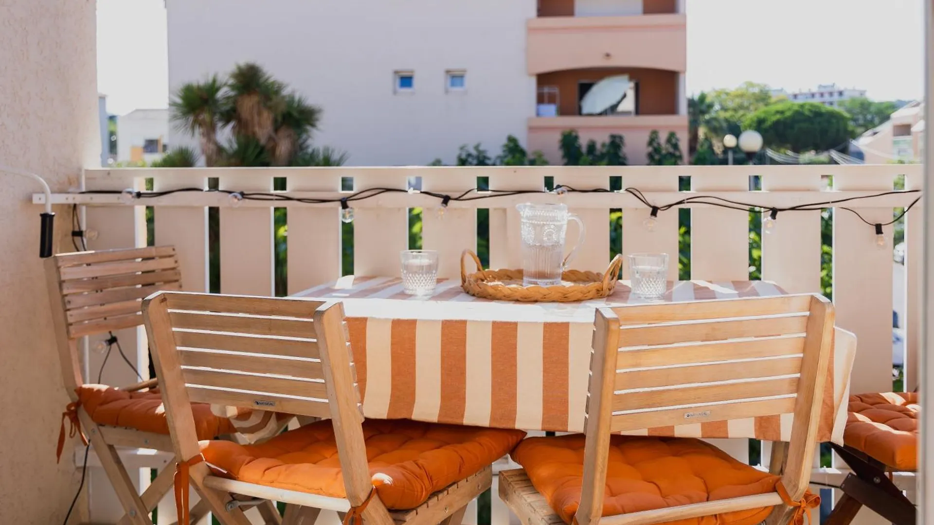 Apartment Appart Cosy, Piscine, Clim, Parking Prive - Proche Plage - Arrivee Autonome - Lit Queen Size La Seyne-sur-Mer
